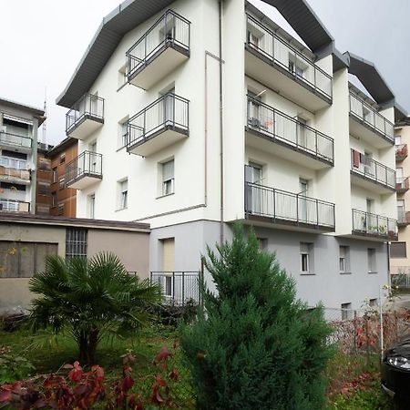 Casa Vacanze Valeria Sondrio Luaran gambar